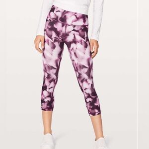 LULULEMON Wunder Under Crop (Hi-Rise) 21"
Blush Blossom Alpine White